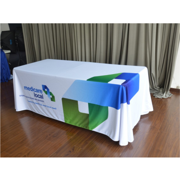 Fata de masa personalizata