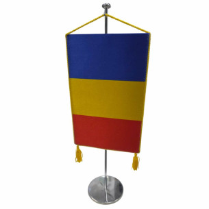 Suport steaguri si fanioane pentru birou, ideal pentru steaguri mici naționale și personalizate cu logo firma 2