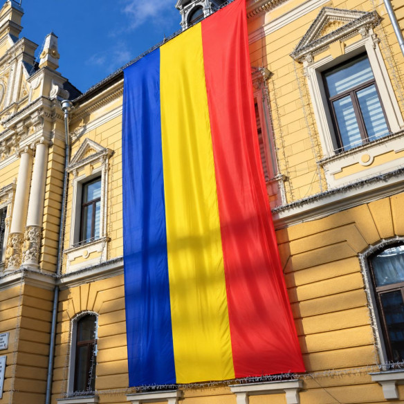 Steag Romania pentru fatada cladire | Fabricat in Romania | Steag.ro